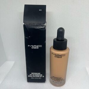 New NC35 Mac Studio Waterweight SPF 30 Foundation Brand New in Box